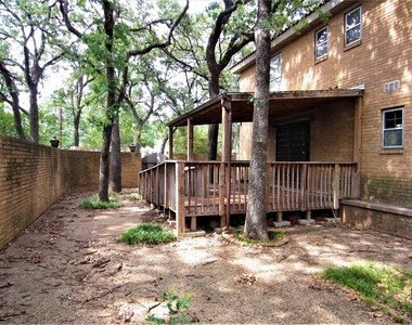 1815 Greenwood Drive - Photo Thumbnail 7