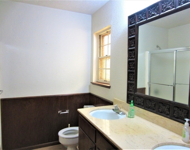 1815 Greenwood Drive - Photo Thumbnail 13