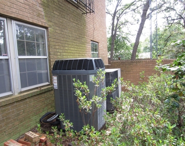 1815 Greenwood Drive - Photo Thumbnail 2