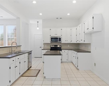 3221 Corning Drive - Photo Thumbnail 13