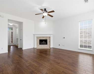 3221 Corning Drive - Photo Thumbnail 8