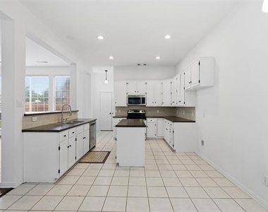 3221 Corning Drive - Photo Thumbnail 12