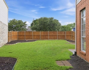 3221 Corning Drive - Photo Thumbnail 30