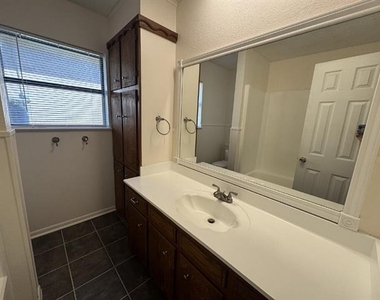 208 Prairie Wind Boulevard - Photo Thumbnail 9