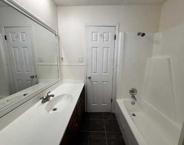 208 Prairie Wind Boulevard - Photo Thumbnail 11