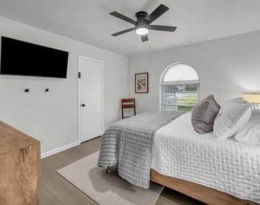 311 Casas Del Sur Street - Photo Thumbnail 11