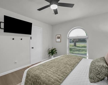 311 Casas Del Sur Street - Photo Thumbnail 15