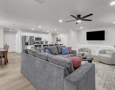 311 Casas Del Sur Street - Photo Thumbnail 8