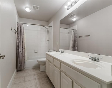 5601 Glenview Lane - Photo Thumbnail 15