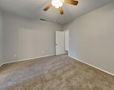 625 Creekview Drive - Photo Thumbnail 8