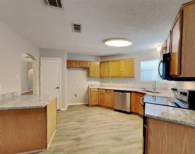 625 Creekview Drive - Photo Thumbnail 6