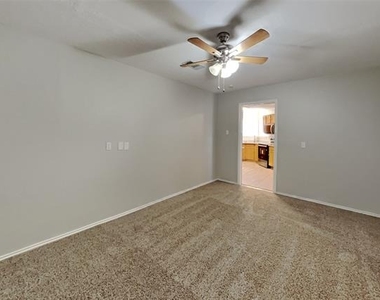 625 Creekview Drive - Photo Thumbnail 3