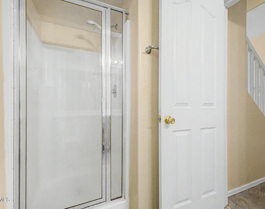 8932 W Hammond Lane - Photo Thumbnail 16