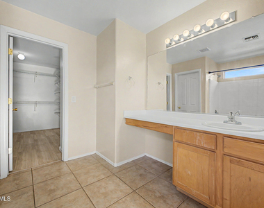 8932 W Hammond Lane - Photo Thumbnail 21