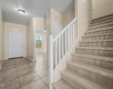 8932 W Hammond Lane - Photo Thumbnail 6