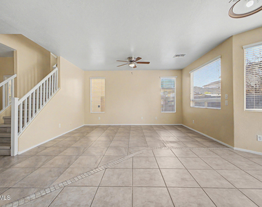 8932 W Hammond Lane - Photo Thumbnail 8