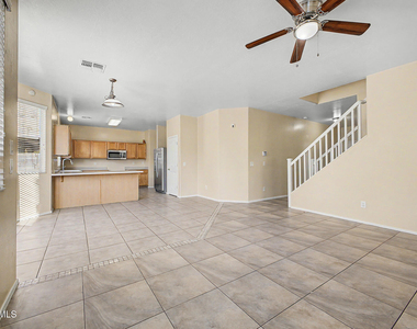 8932 W Hammond Lane - Photo Thumbnail 9