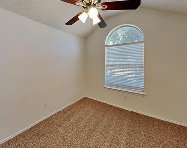 10761 Castle Drive - Photo Thumbnail 11