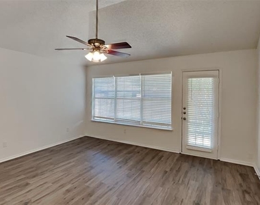10761 Castle Drive - Photo Thumbnail 6
