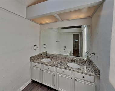 10761 Castle Drive - Photo Thumbnail 9