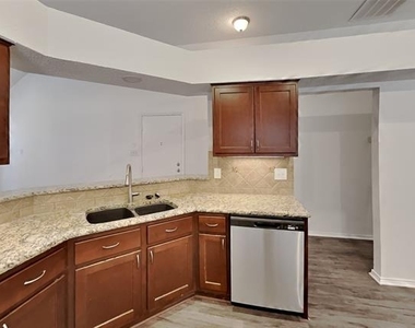 10761 Castle Drive - Photo Thumbnail 3