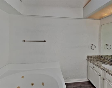 10761 Castle Drive - Photo Thumbnail 10