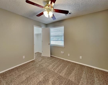 6437 Highview Terrace - Photo Thumbnail 11