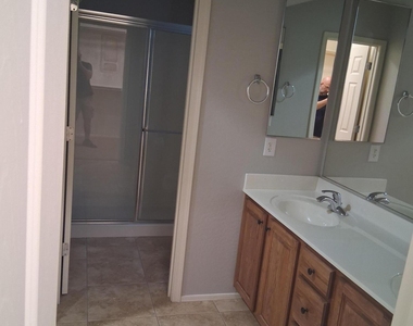 15240 N 142nd Avenue - Photo Thumbnail 9