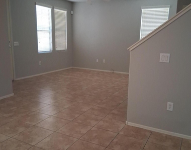 15240 N 142nd Avenue - Photo Thumbnail 1