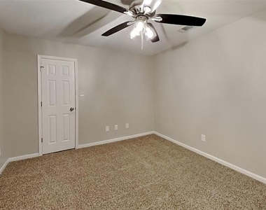 7202 Gillon Drive - Photo Thumbnail 9