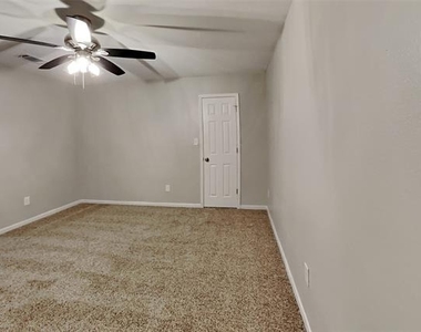 7202 Gillon Drive - Photo Thumbnail 10