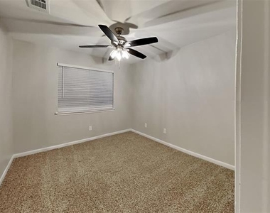 7202 Gillon Drive - Photo Thumbnail 15