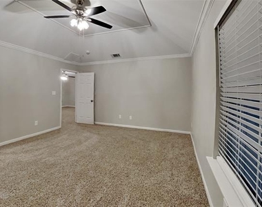 7202 Gillon Drive - Photo Thumbnail 5