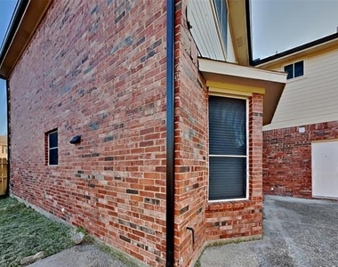 7202 Gillon Drive - Photo Thumbnail 17