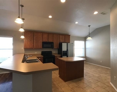13213 Fencerow Road - Photo Thumbnail 4