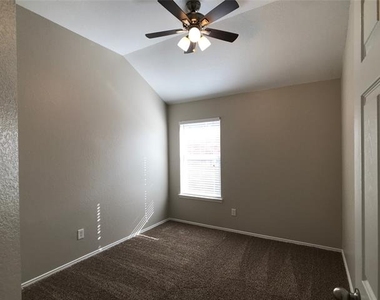 13213 Fencerow Road - Photo Thumbnail 12