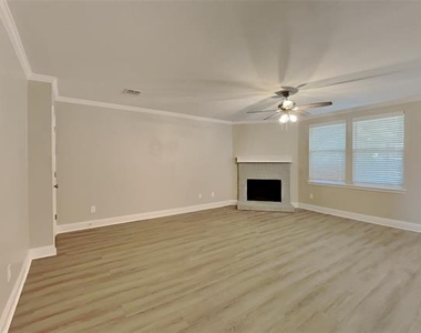2903 Lake Vista Drive - Photo Thumbnail 1