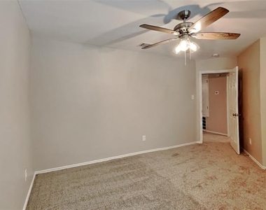 2903 Lake Vista Drive - Photo Thumbnail 10