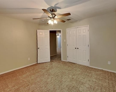 2903 Lake Vista Drive - Photo Thumbnail 11