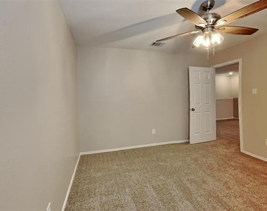 2903 Lake Vista Drive - Photo Thumbnail 14