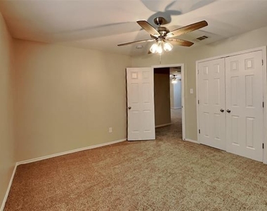 2903 Lake Vista Drive - Photo Thumbnail 12