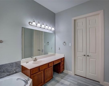 3509 New Castle Court - Photo Thumbnail 22