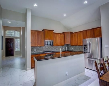 3509 New Castle Court - Photo Thumbnail 6