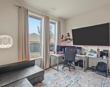 3206 Mattie Grey Lane - Photo Thumbnail 6