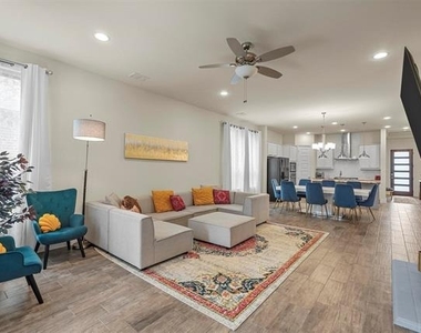 3206 Mattie Grey Lane - Photo Thumbnail 5