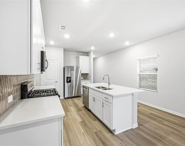 523 Blanton Street - Photo Thumbnail 3