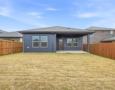 523 Blanton Street - Photo Thumbnail 14
