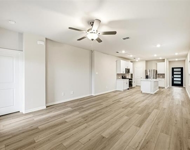 523 Blanton Street - Photo Thumbnail 4