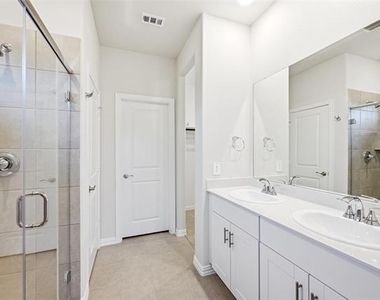523 Blanton Street - Photo Thumbnail 7