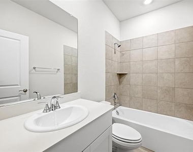523 Blanton Street - Photo Thumbnail 10